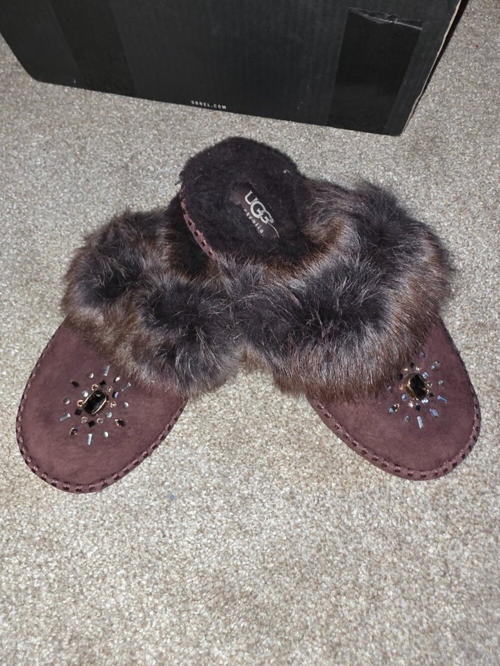 UGG AIRA SWAROVSKI Crystals and Gem Brown size 6 NWOT